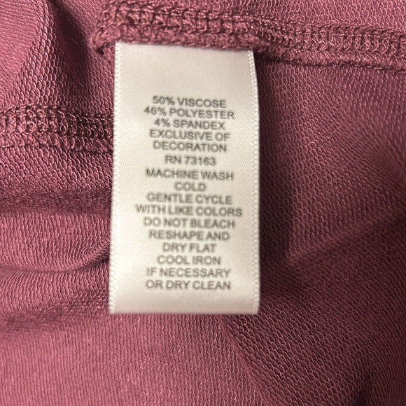 Juniors long sleeve thin purple sweatshirt size medium. - Picture 4 of 4